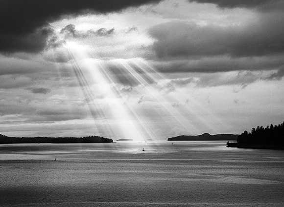 PS制作从乌云中透射出太阳光效果技巧详解